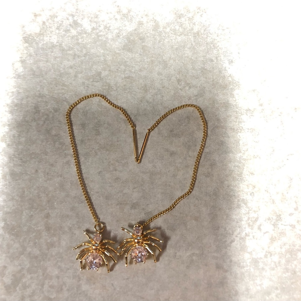 Crystal spider threader earrings 🕷🕸🖤 - Picture 2 of 7